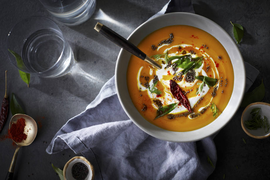hot curried carrot soup